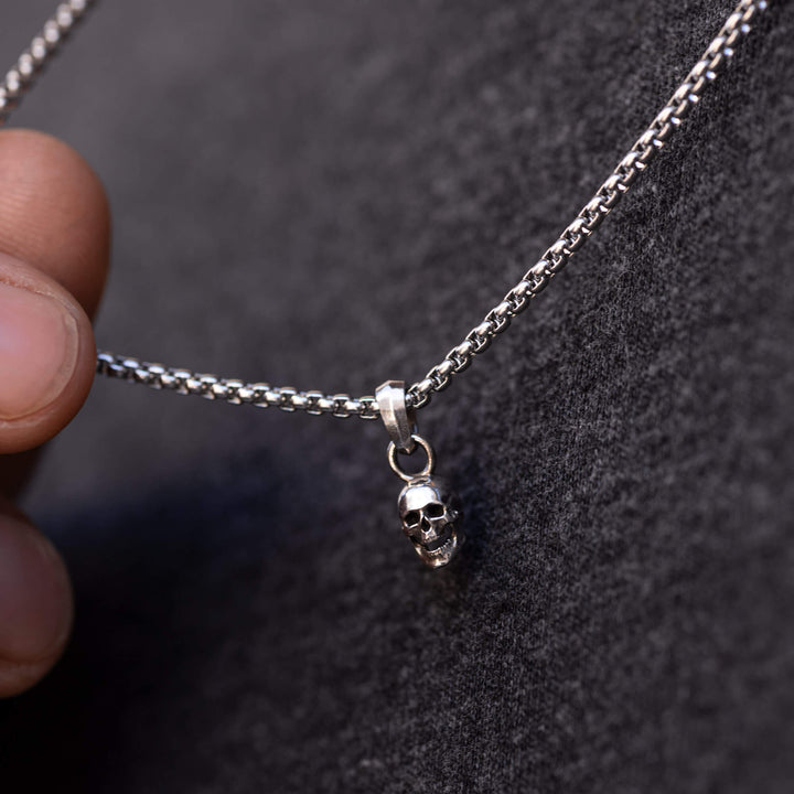 Wisiorek srebrny "Tiny Skull"