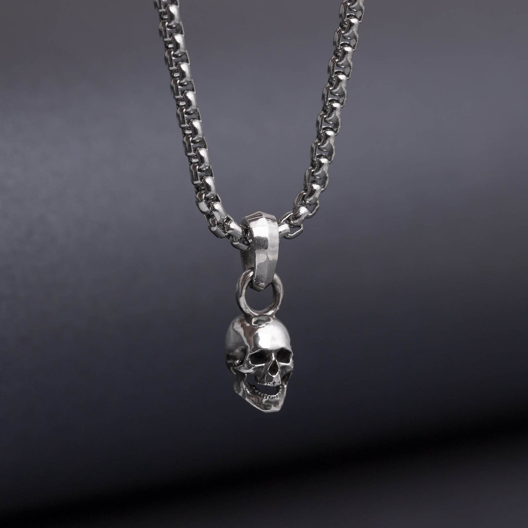 Wisiorek srebrny "Tiny Skull"