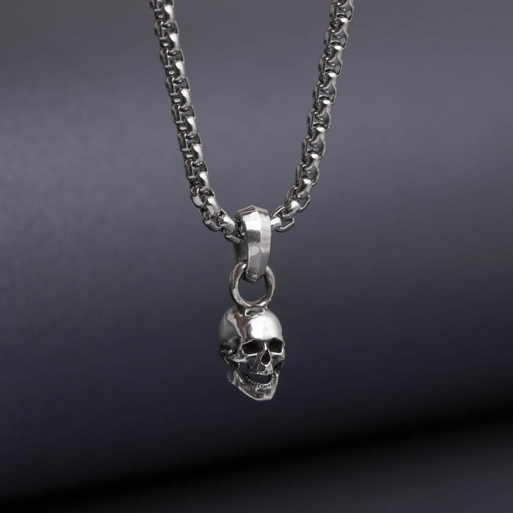 Wisiorek srebrny "Tiny Skull"